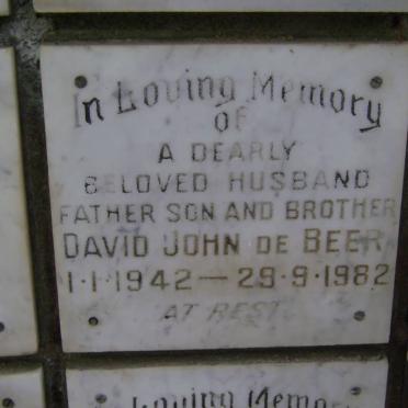 BEER David John, de 1942-1982
