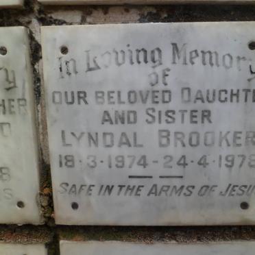 BROOKER Lyndal 1974-1978