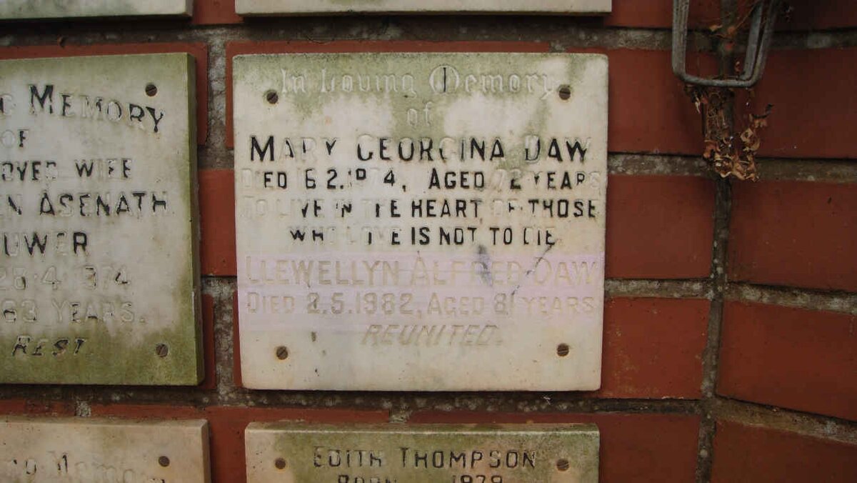 DAW Llewellyn Alfred -1982 &amp; Mary Georgina -1974