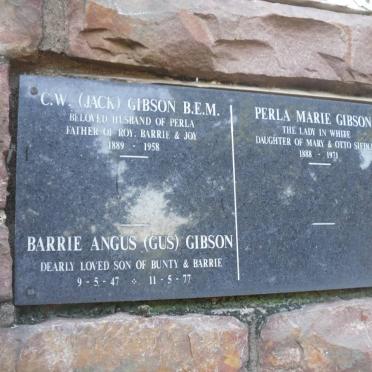 GIBSON C.W. 1889-1958 &amp; Perla Marie SIEDLE 1888-1971 :: GIBSON Barrie Angus 1947-1977