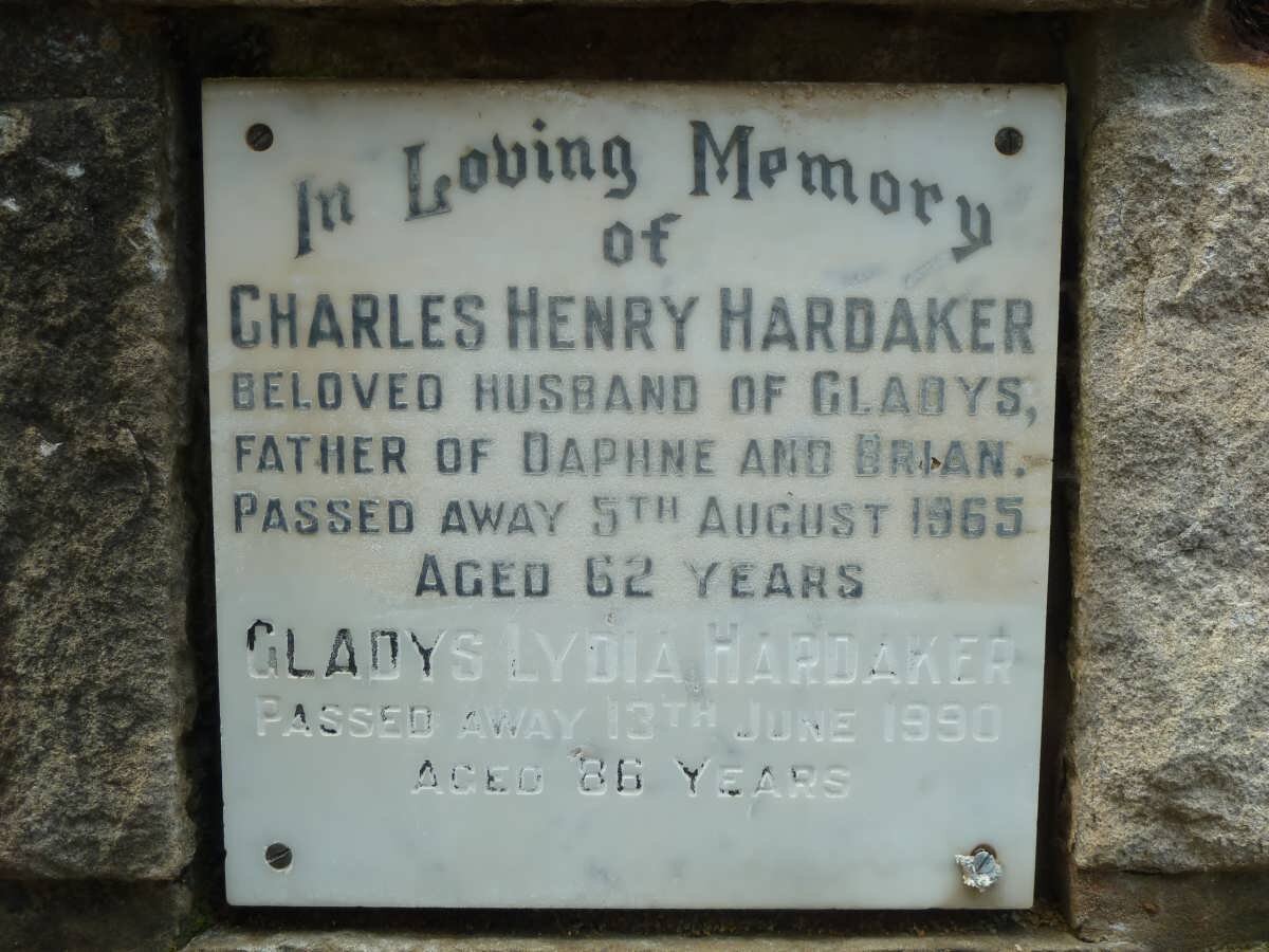 HARDAKER Charles Henry -1965 &amp; Gladys Lydia -1990