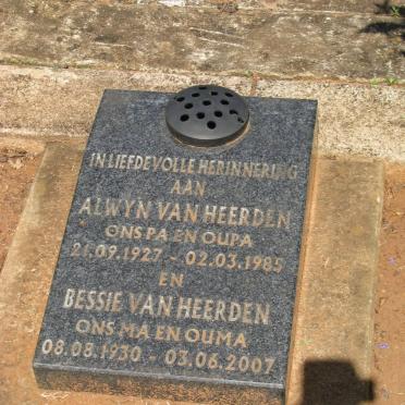 HEERDEN Alwyn, van 1927-1985 &amp; Bessie 1930-2007