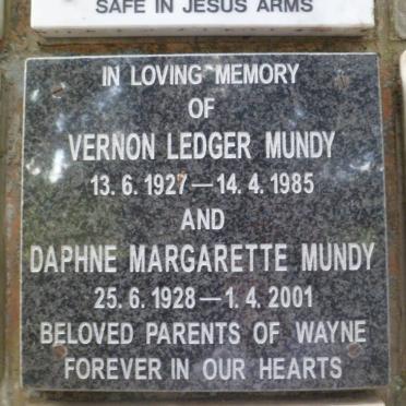 MUNDY Vernon Ledger 1927-1985 &amp; Daphne Margarette 1928-2001
