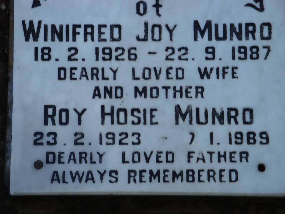 MUNRO Roy Hosie 1923-1989 &amp; Winifred Joy 1926-1987