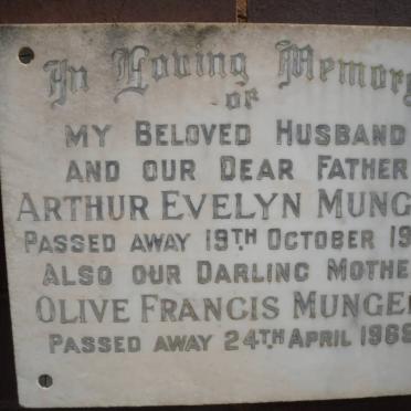 MUNGER Arthur Evelyn -1967 &amp; Olive Francis -1969