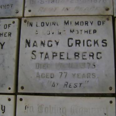 STAPELBERG Nancy Gricks -1975