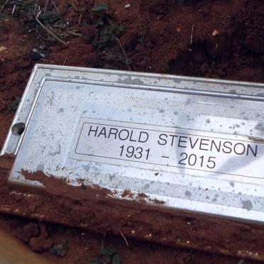 STEVENSON Harold 1931-2015