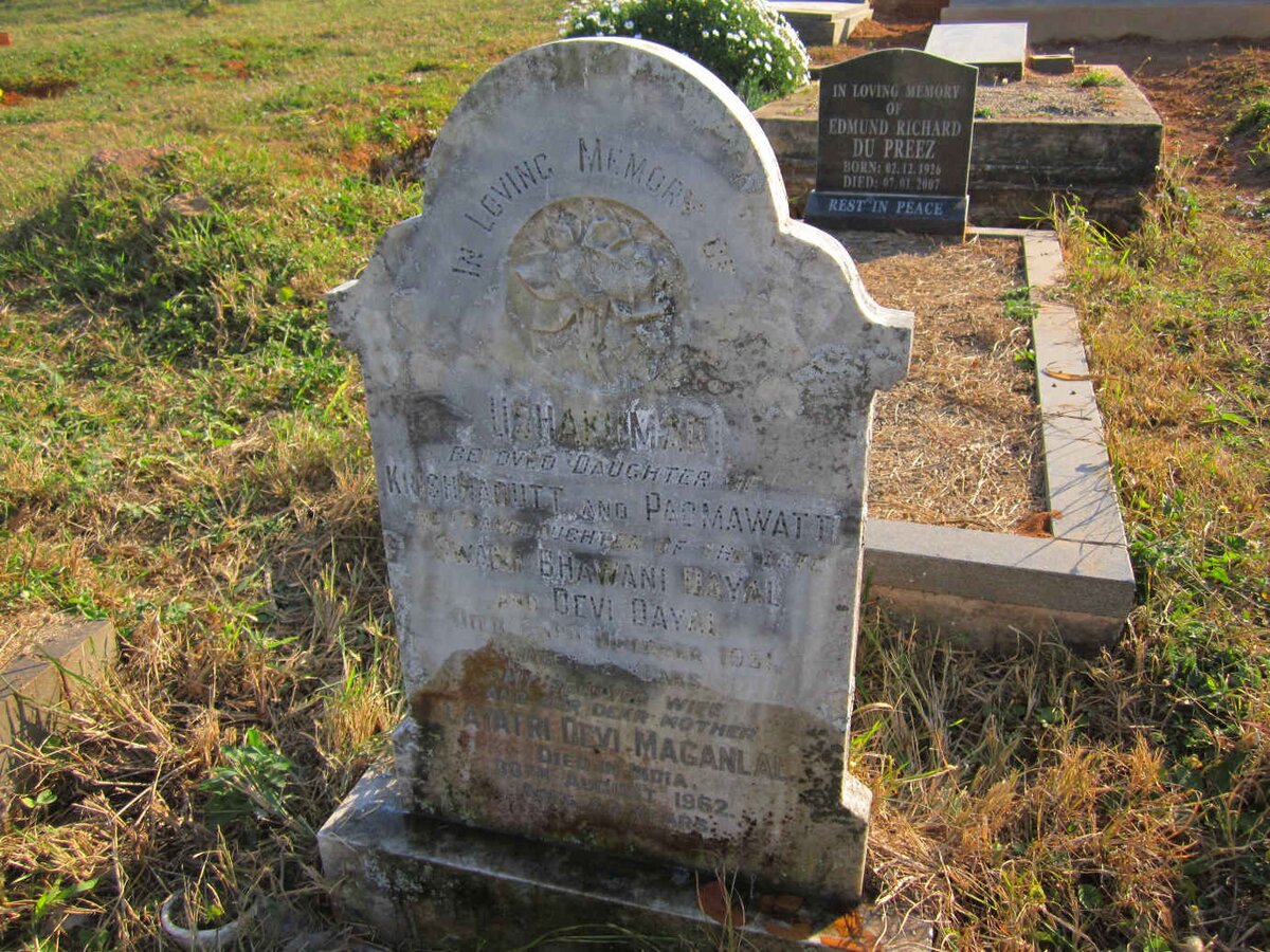 DAYAL Ushakumari -1951 :: MAGANLAL Gayatri Devi -1962