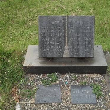 GRYP Arthur Martin, van der -1967 &amp; Fredericka Beatrix -1979 :: JURGENS M. :: STRAUSS A.J.A. 1929-2005