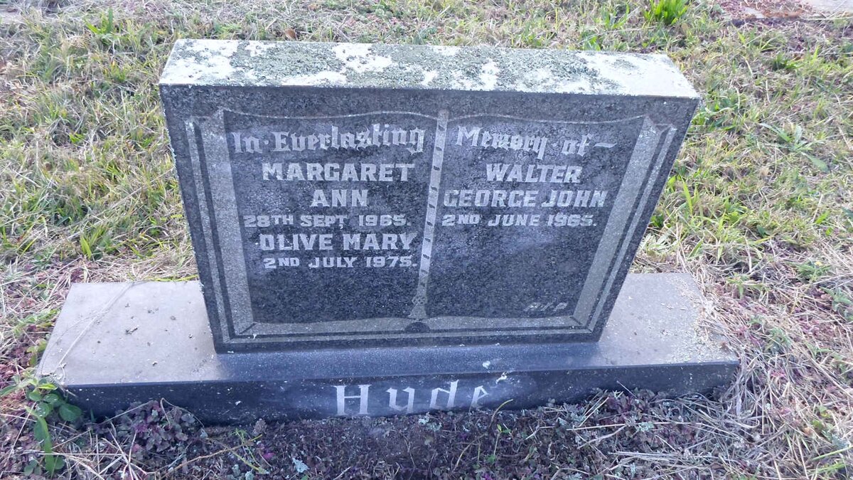HYDE Walter George John -1965 :: HYDE Margaret Ann -1965 :: HYDE Olive Mary -1975