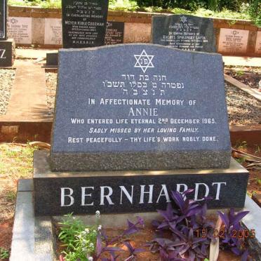 BERNHARDT Annie -1965