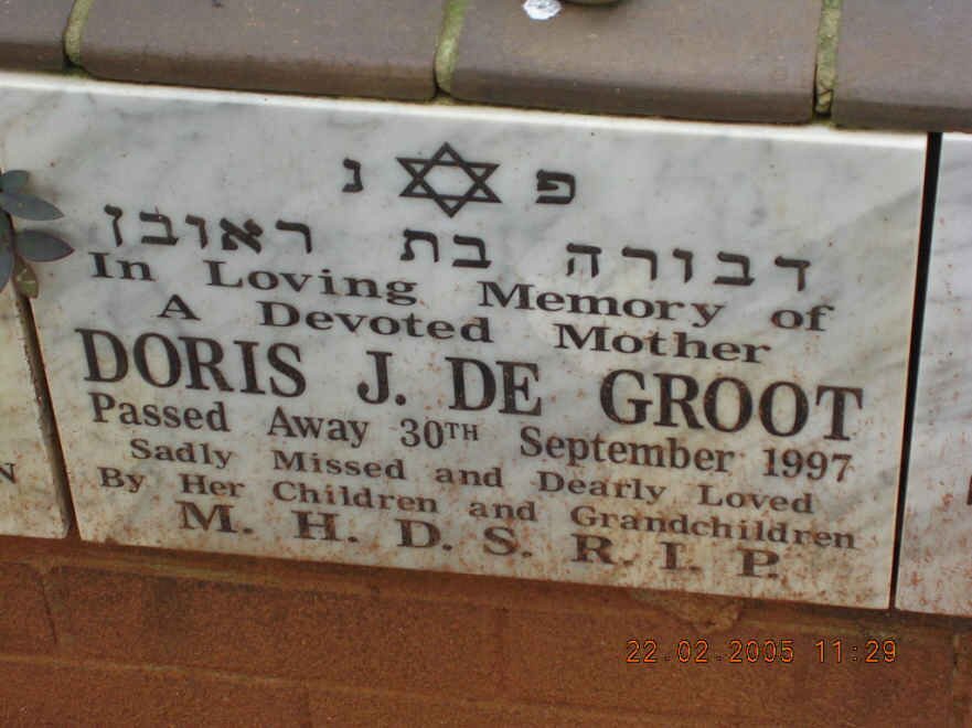 GROOT Doris J., de -1997