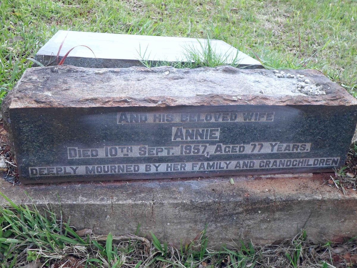 LARIVIERE Annie -1957