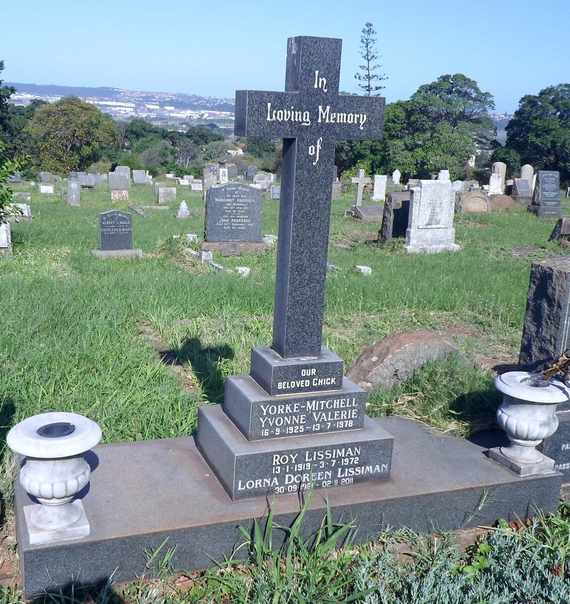 MITCHELL Yvonne Valerie, YORKE 1925-1978 :: LISSIMAN Roy 1919-1972 &amp; Lorna Doreen 1921-2011