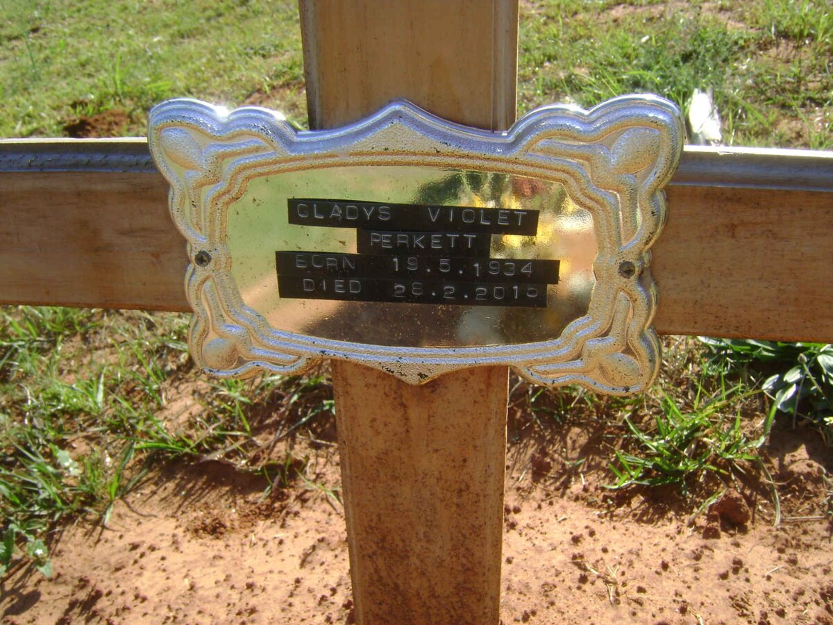 PERKETT Gladys Violet 1934-2015