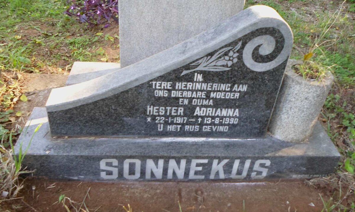 SONNEKUS Hester Adrianna 1917-1990