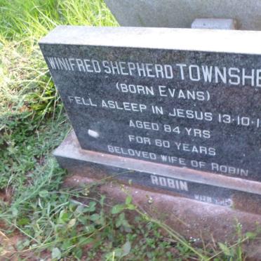 TOWNSHEND Winifred Shepherd nee EVANS -1991 :: Robin -1997