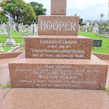 HOOPER :: BROWN :: THOMSON _4