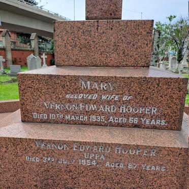 HOOPER :: BROWN :: THOMSON _3