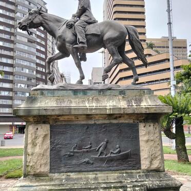 2. Oorsig / Overview Dick KING statue