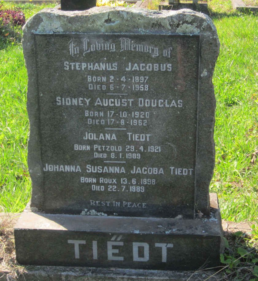 TIËDT Stephanus Jacobus 1897-1958 &amp; Johanna Susanna Jacoba ROUX 1898-1989