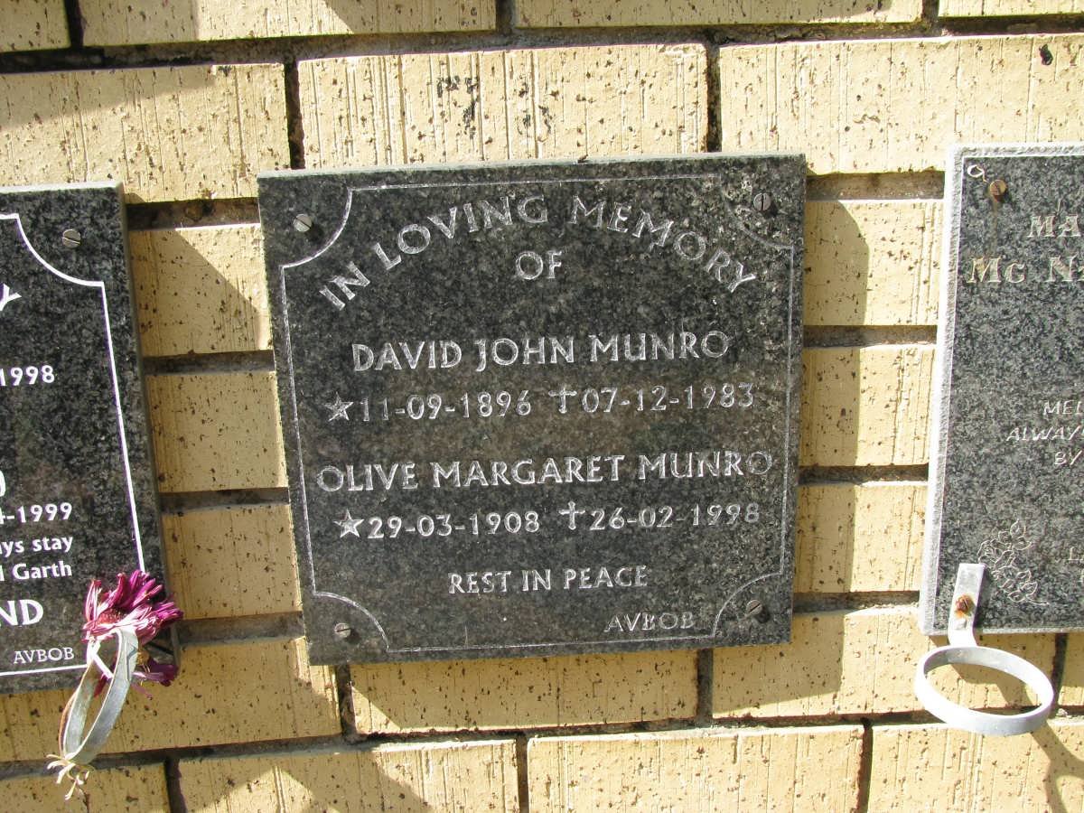 MUNRO David John 1896-1983 &amp; Olive Margaret 1908-1998