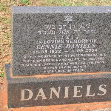 DANIELS Lennie 1922-2004