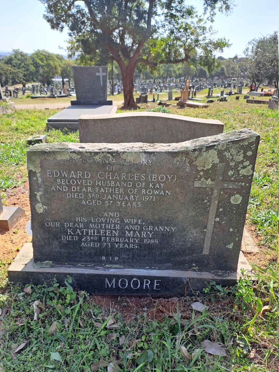 MOORE Edward Charles -1971 & Kathleen Mary -1988