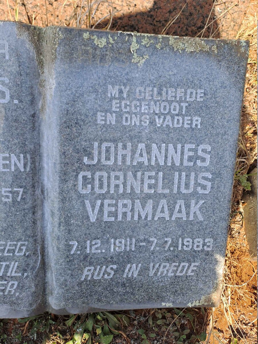 VERMAAK Johannes Cornelius 1911-1983 & Johanna B.S. VAN VUUREN 1919-1957 :: BYRNE Leanne -1977 _3