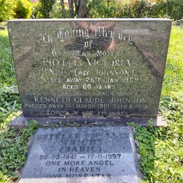 BABIC Phyllis Victoria nee JOHNSON -1969 :: JOHNSON Kenneth Claude -1981 :: WRIGHT Estelle Phyllis nee BABIC 1941-1997 