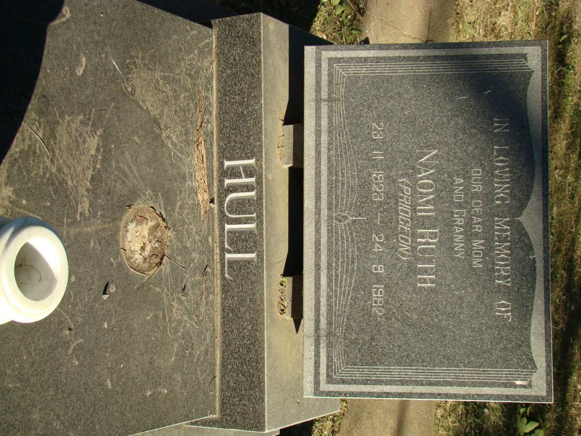 HULL Naomi Ruth nee PRIDGEON 1923-1982