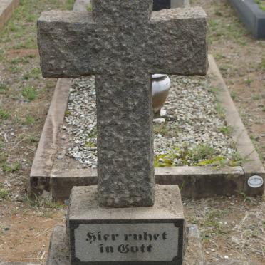 V - Vanne :: Surnames - V