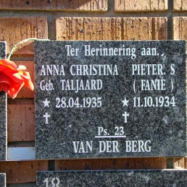 BERG Pieter S., van der 1934- &amp; Anna Christina TALJAARD 1935-