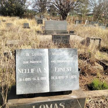 LOMAS Ernest 1878-1970 & Nellie 1885-1969