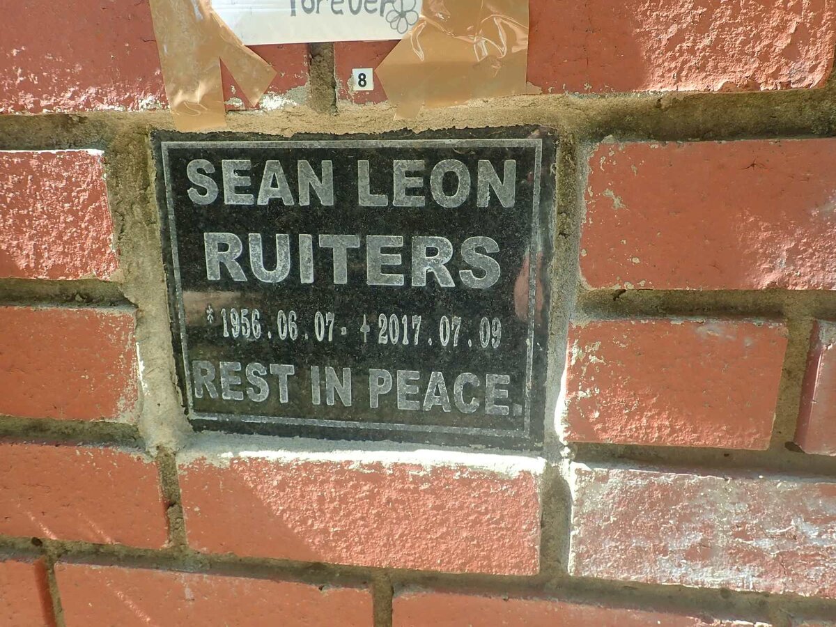 RUITERS Sean Leon 1956-2017