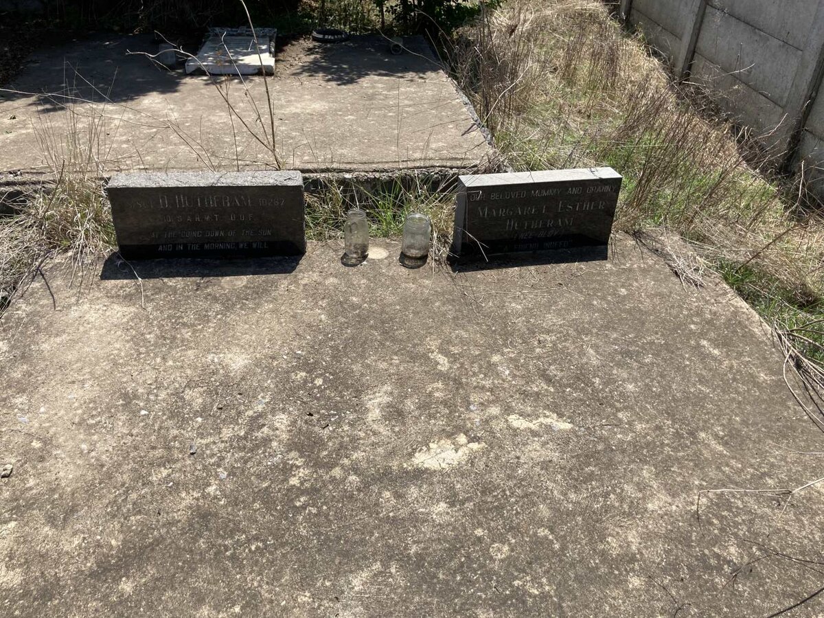 HUTHERAM Dindayal 1907-1964 & Margaret Esther BLOY 1906-1989 _1