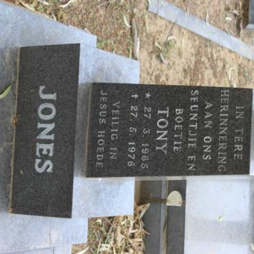 JONES Tony 1965-1976