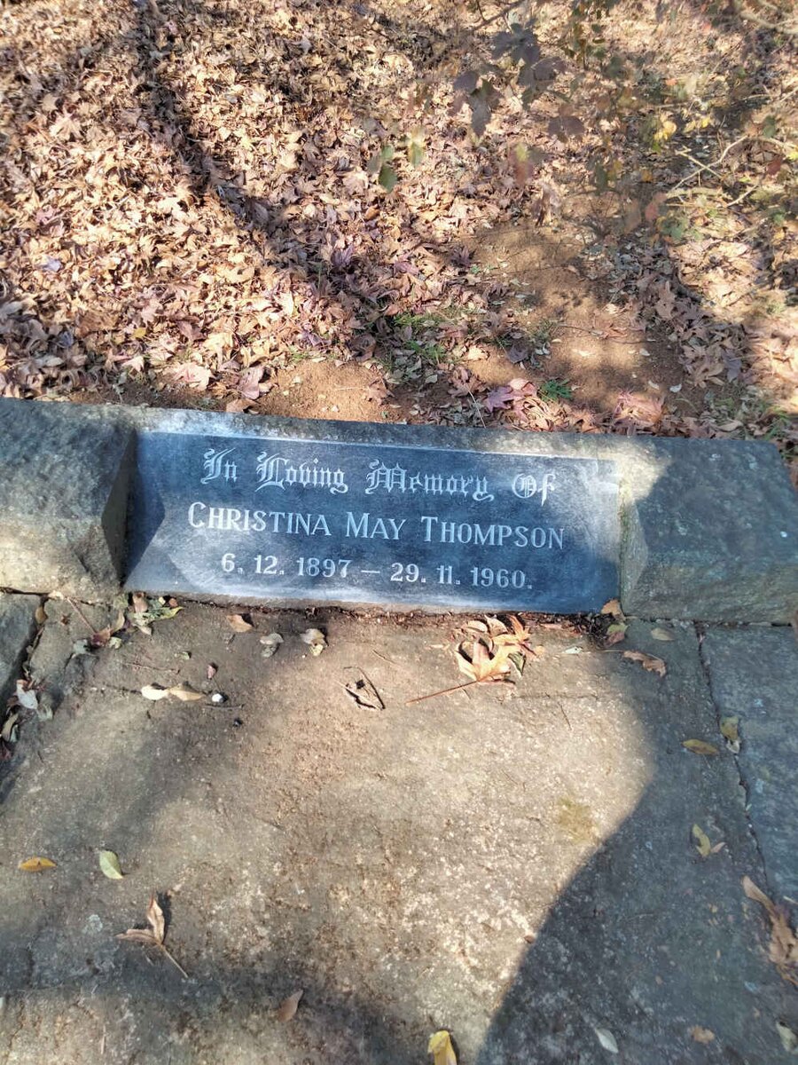 THOMPSON Christina May 1897-1960