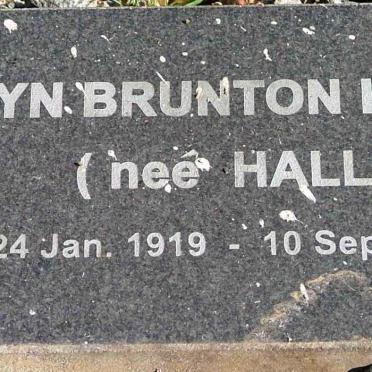 KERR Lyn Brunton nee HALL 1919-2003