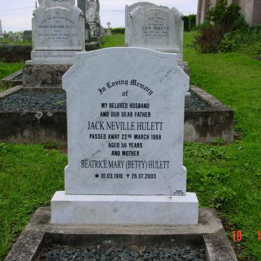 HULETT Jack Neville  -1968 &amp; Beatrice Mary  1910-2003