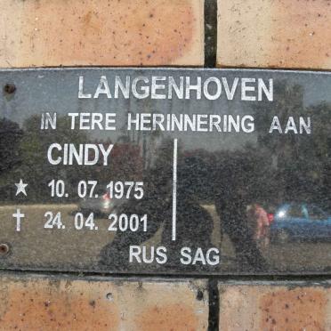 LANGENHOVEN Cindy 1975-2001