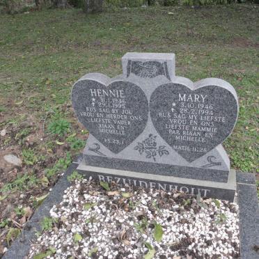 BEZUIDENHOUT Hennie 1946-1995 &amp; Mary 1948-1994