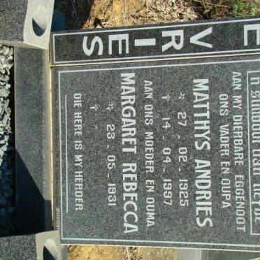 VRIES Matthys Andries, de 1925-1997 &amp; Margaret Rebecca 1931-