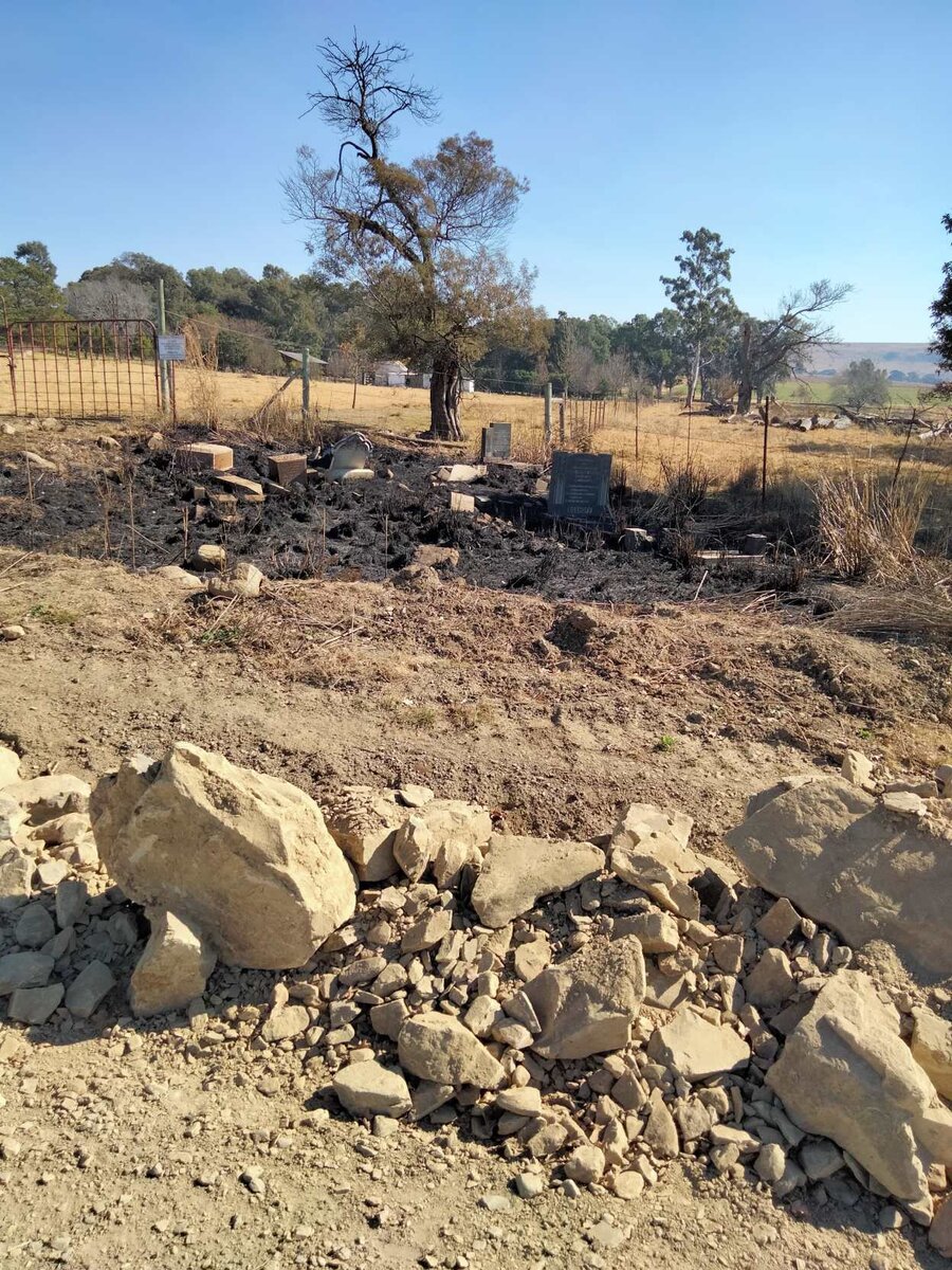 2. Overview of the little cemetery next the road