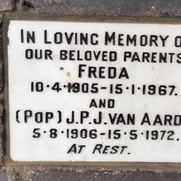 AARDT J.P.J., van 1906-1972 & Freda 1905-1967