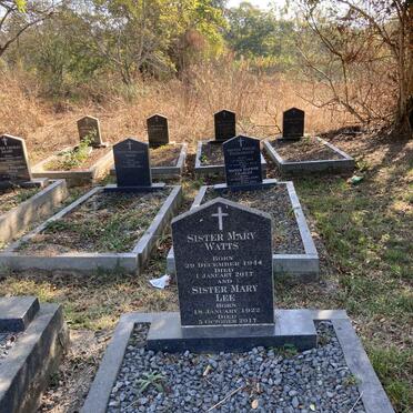 WATTS Mary 1944-2017 :: LEE Mary 1922-2017