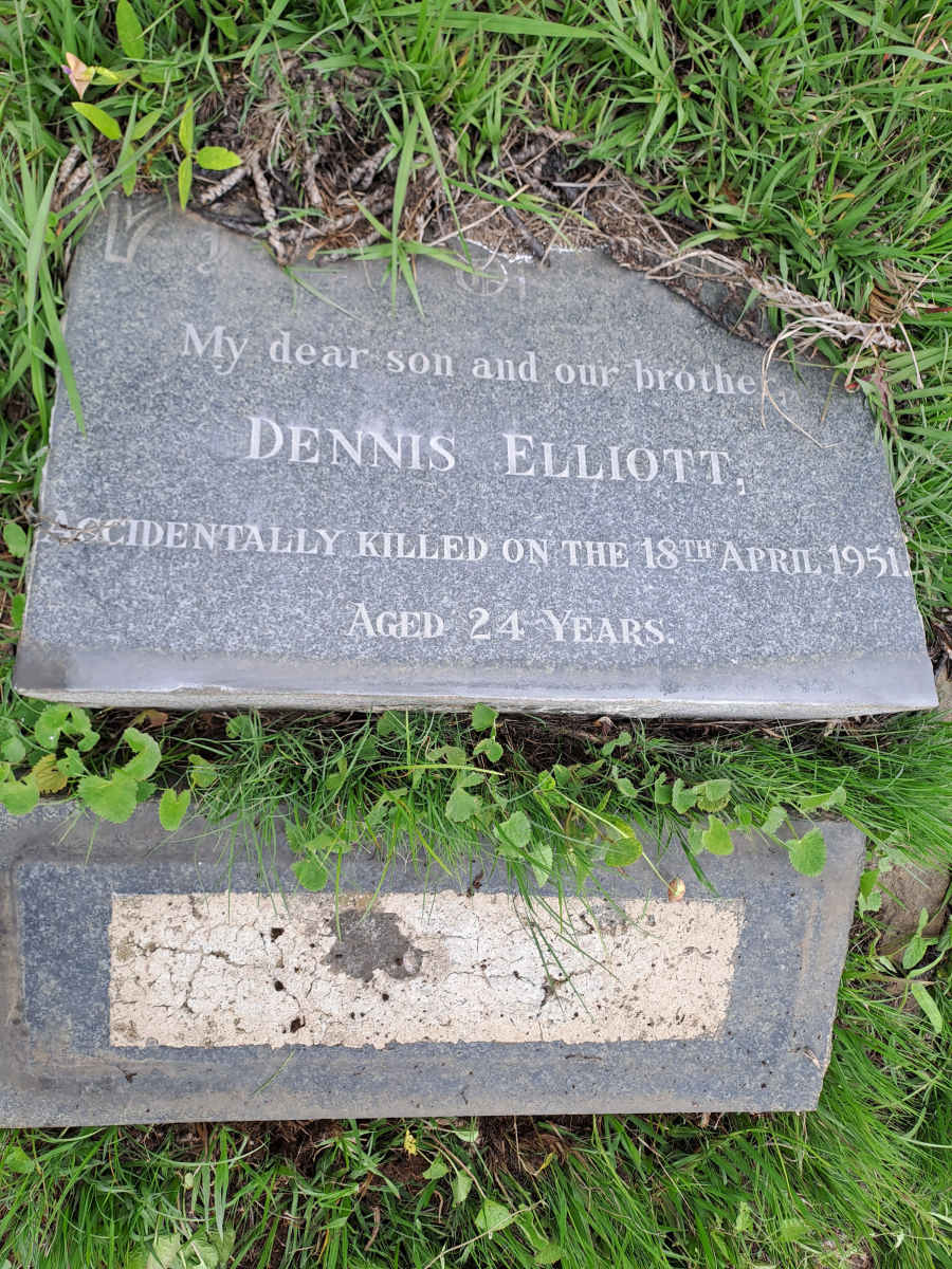 ELLIOTT Dennis -1951