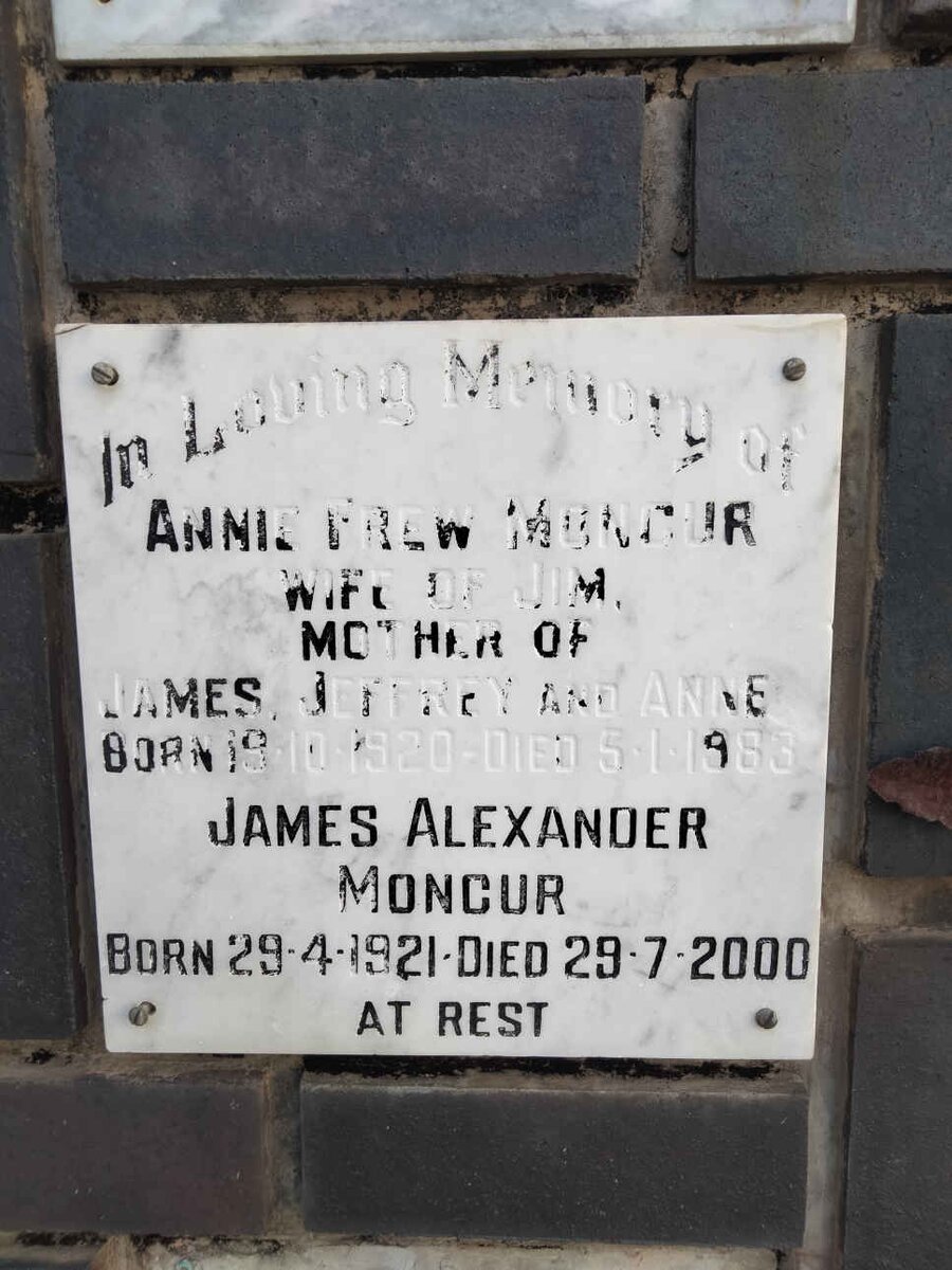 MONCUR James Alexander 1921-2000 &amp; Annie Frew 1920-1983