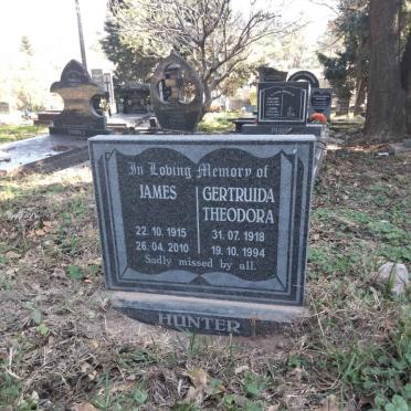 HUNTER James 1915-2010 &amp; Gertruida Theodora 1918-1994