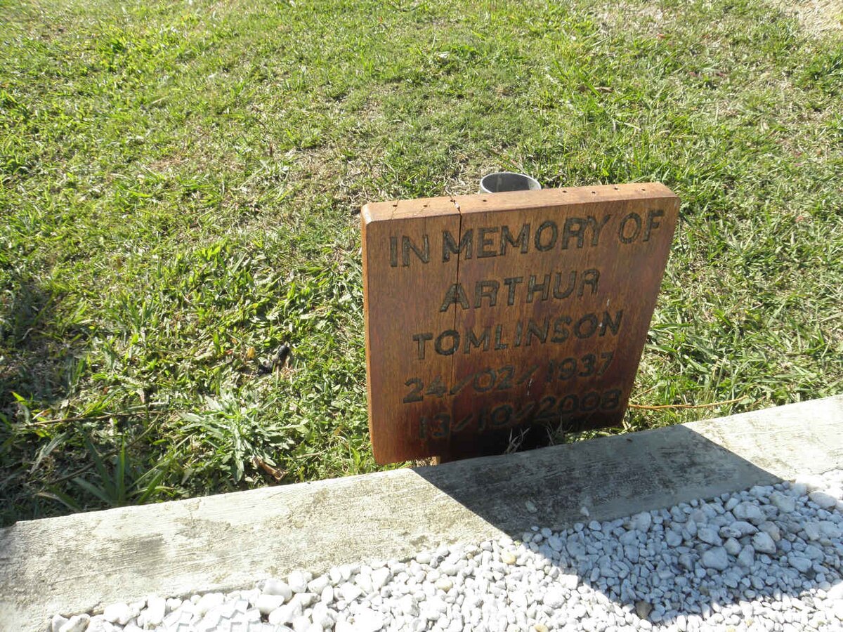 TOMLINSON Arthur 1937-2008